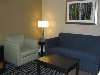 Holiday Inn Concord Downtown