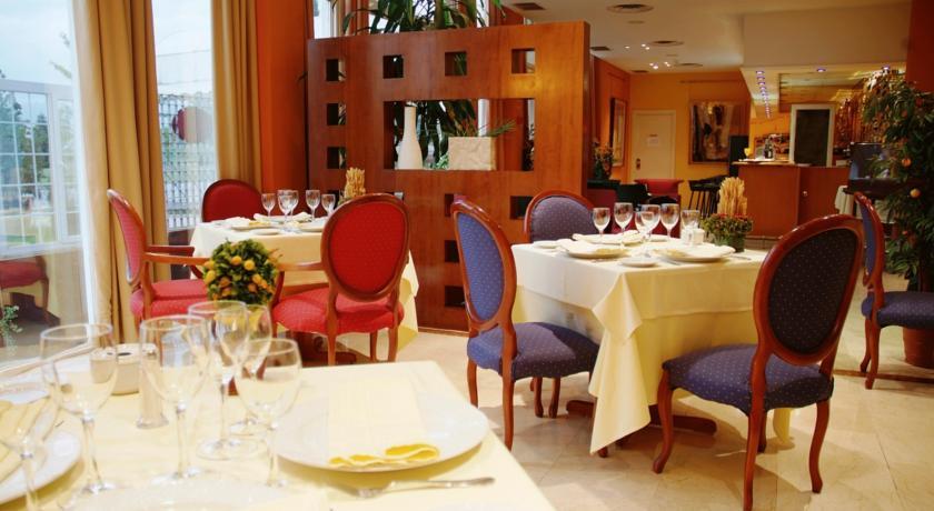 restaurant cafeteria