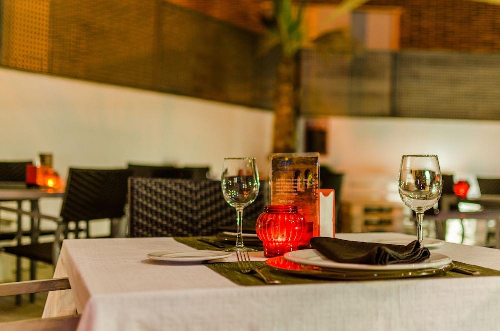 restaurant cafeteria