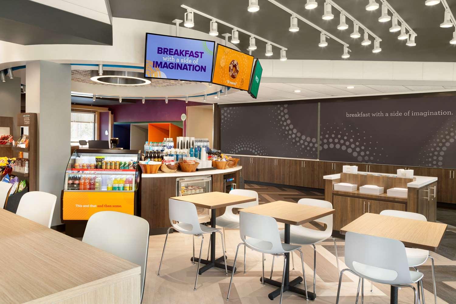 restaurant cafeteria