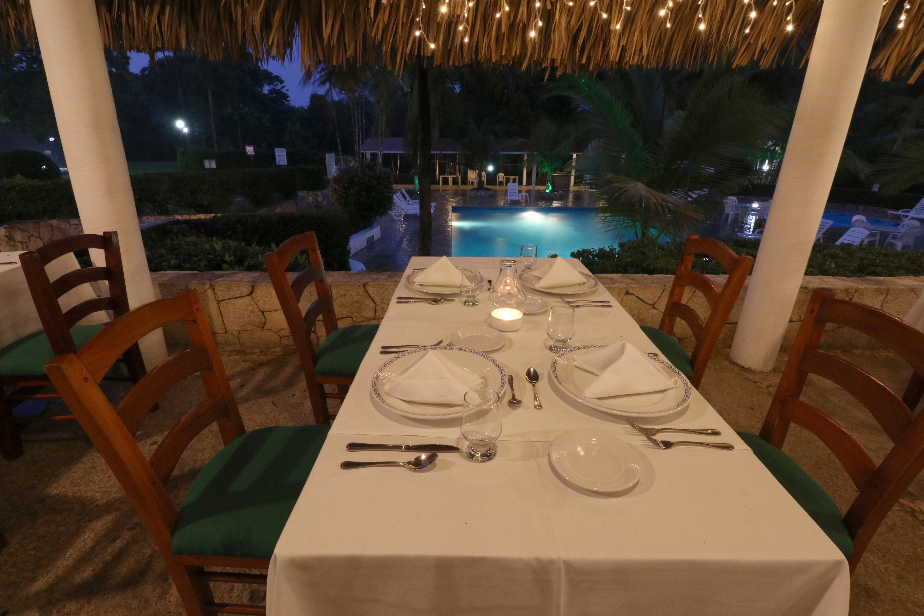 restaurant cafeteria