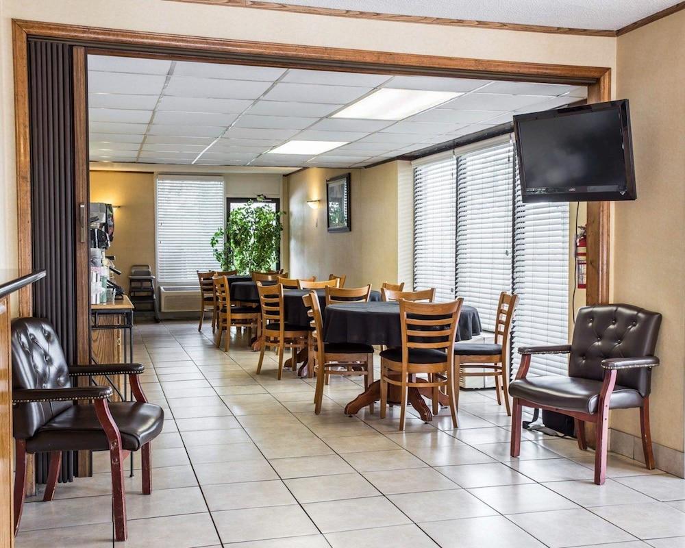 restaurant cafeteria