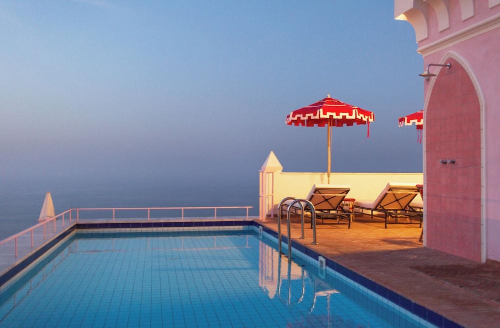swimming pool spa