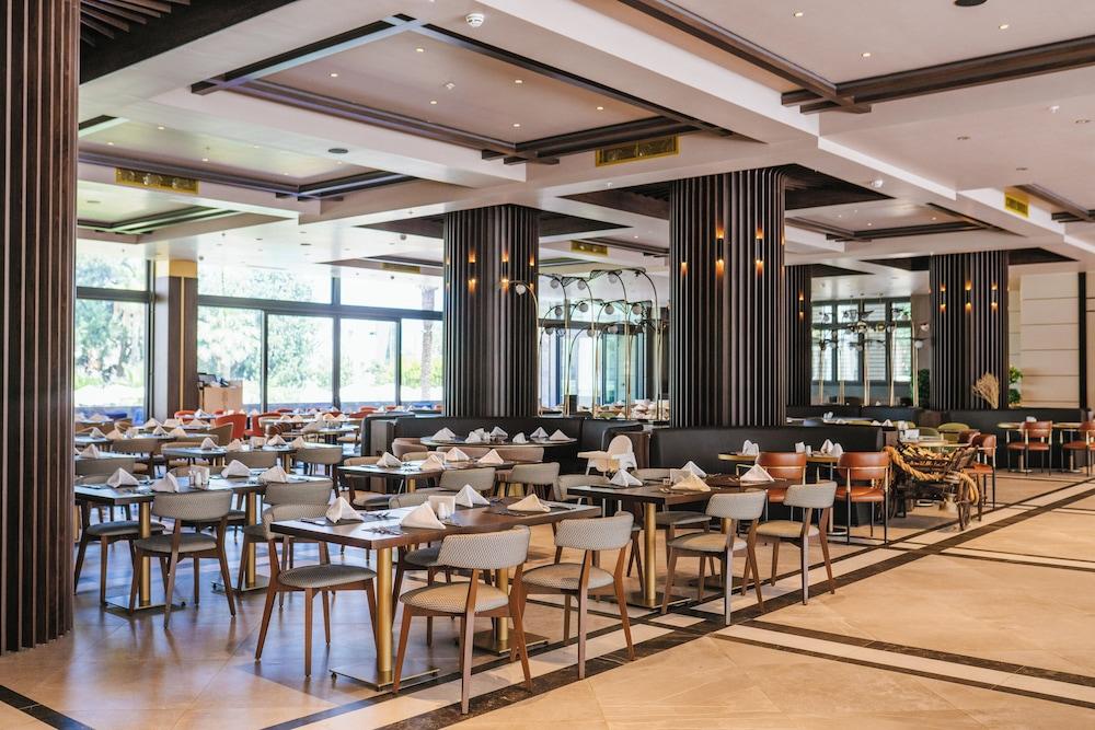 restaurant cafeteria