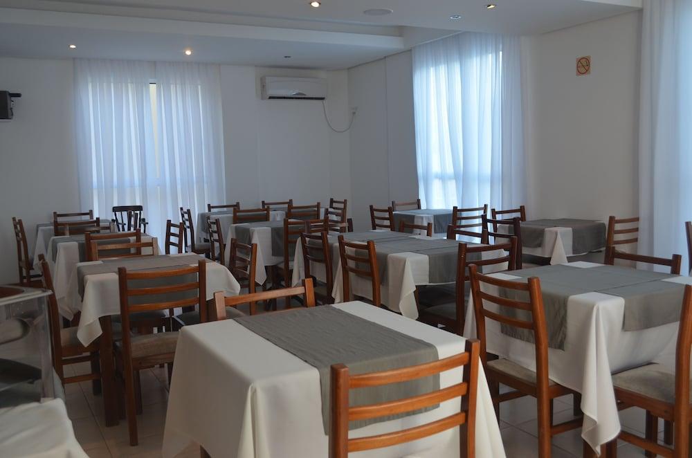 restaurant-cafeteria