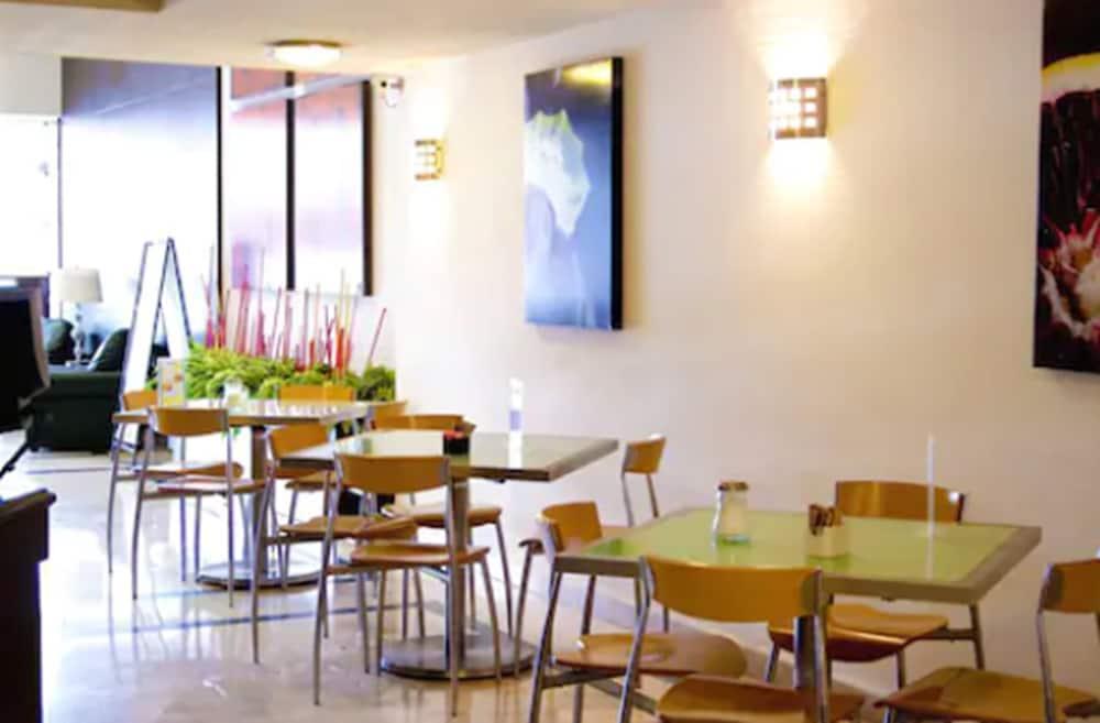 restaurant-cafeteria