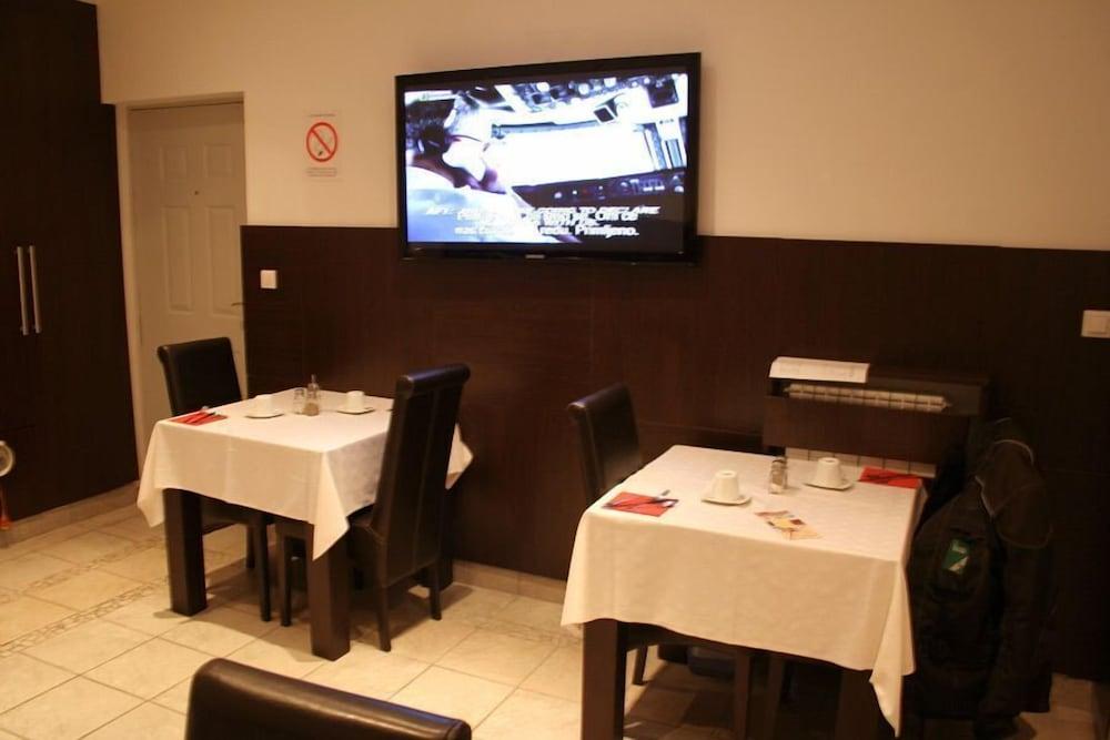 restaurant-cafeteria