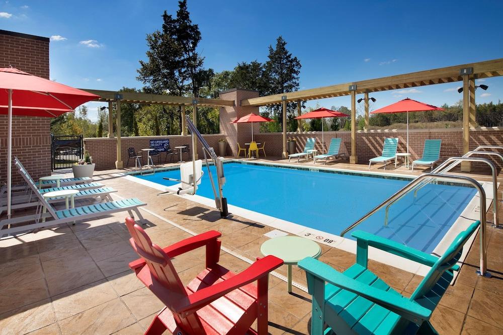 swimming pool spa