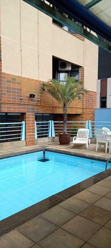 swimming pool spa