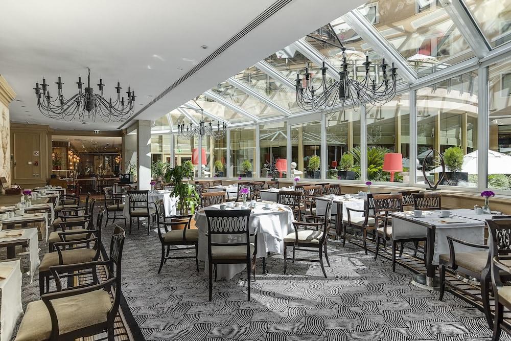 restaurant cafeteria