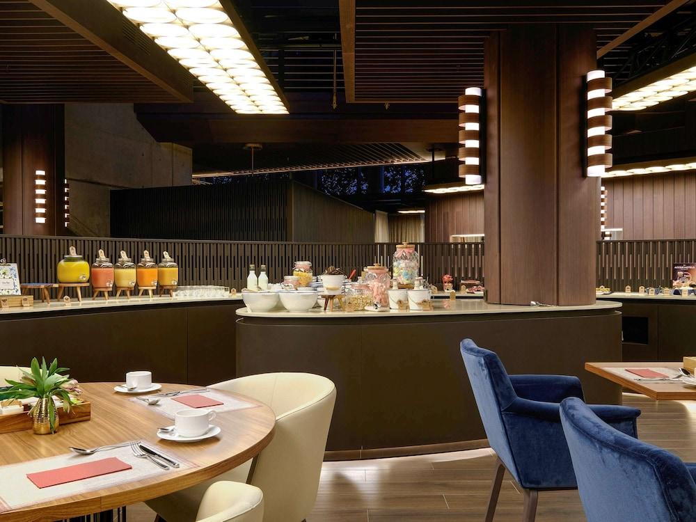 restaurant-cafeteria