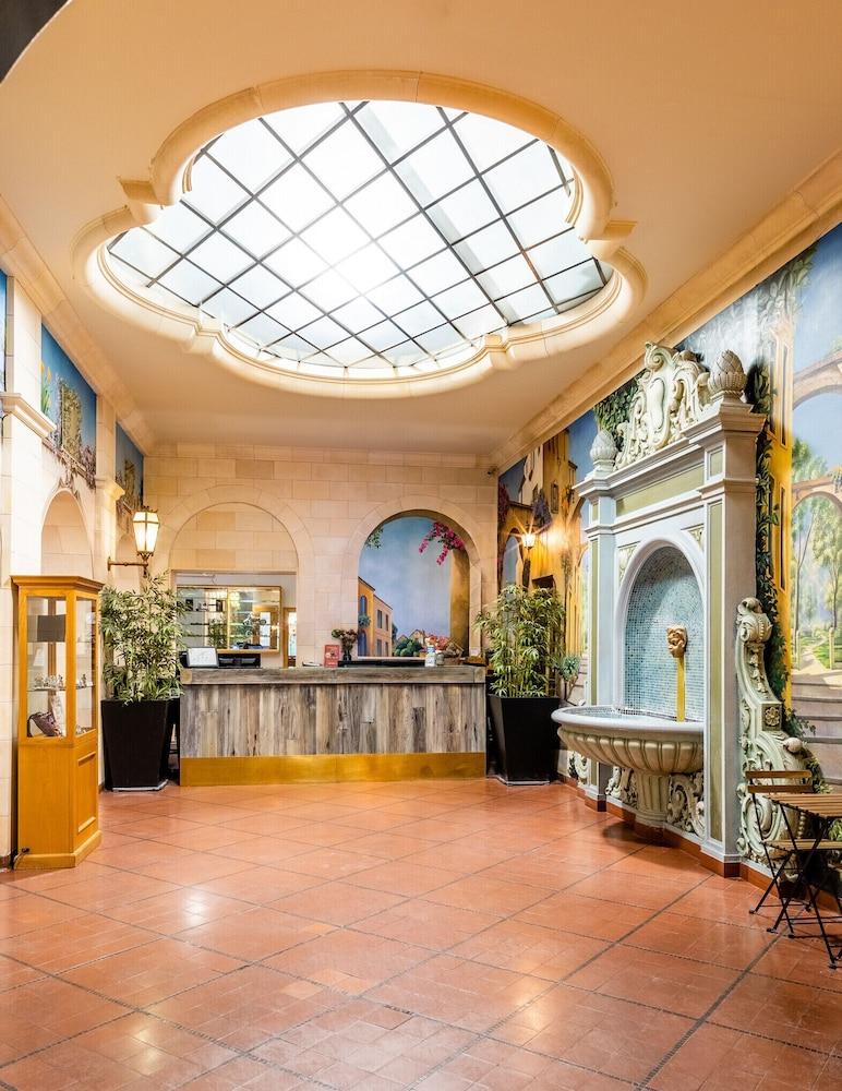 lobby