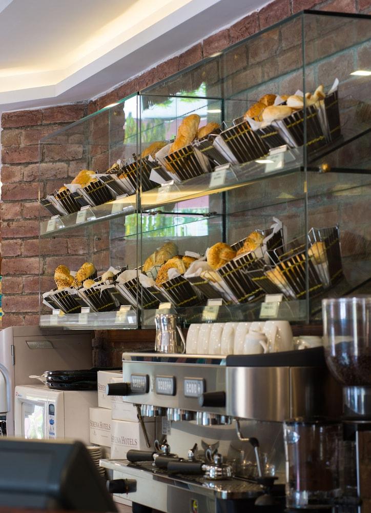 restaurant-cafeteria