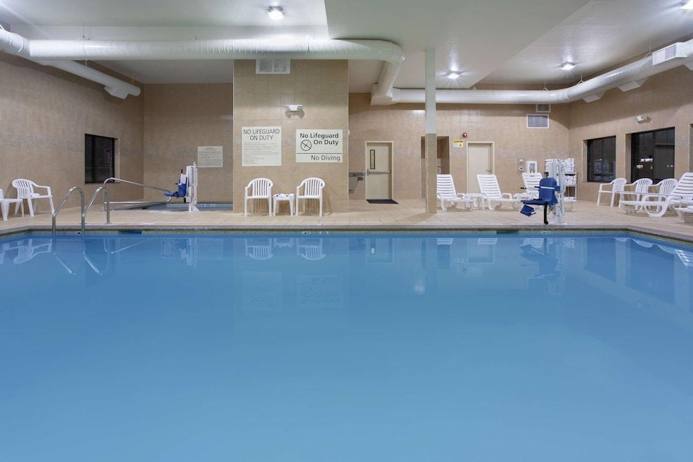 swimming pool spa