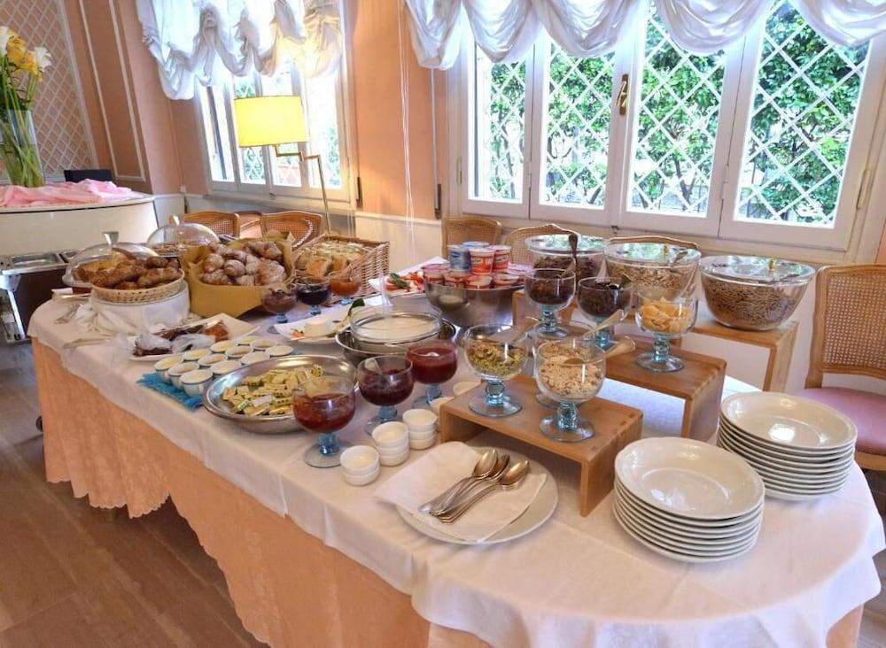 restaurant-cafeteria