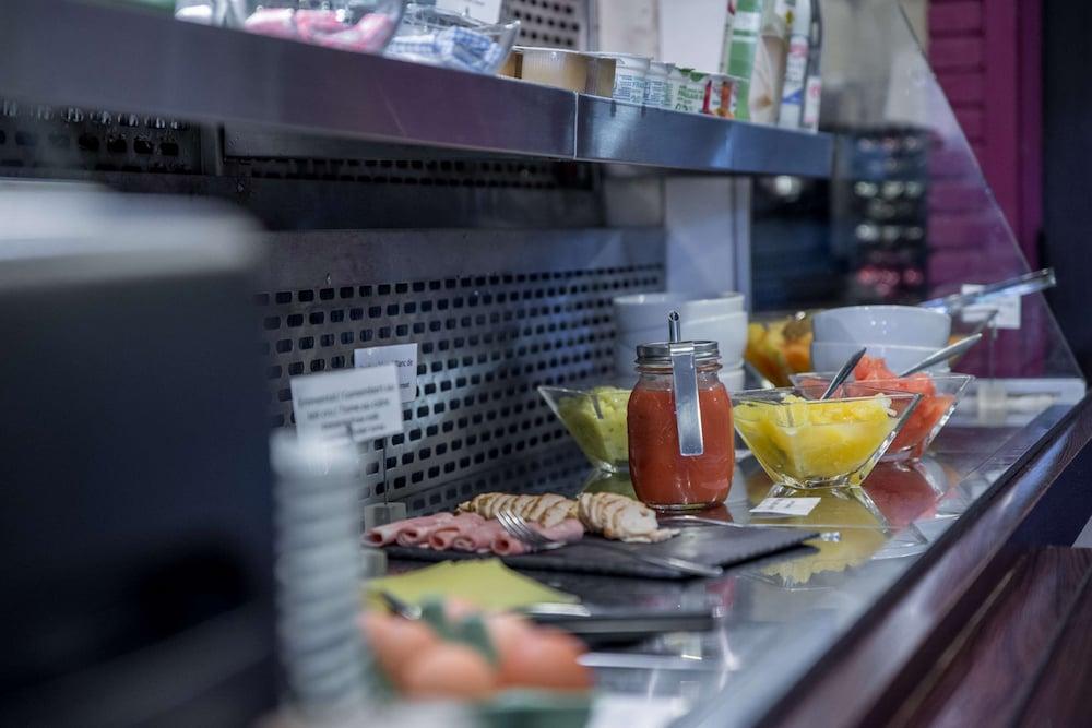 restaurant-cafeteria