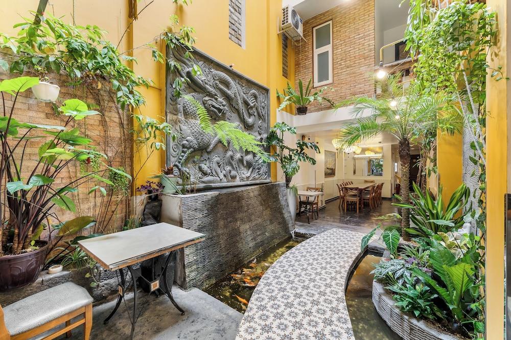 lobby