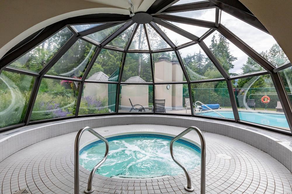 swimming pool spa