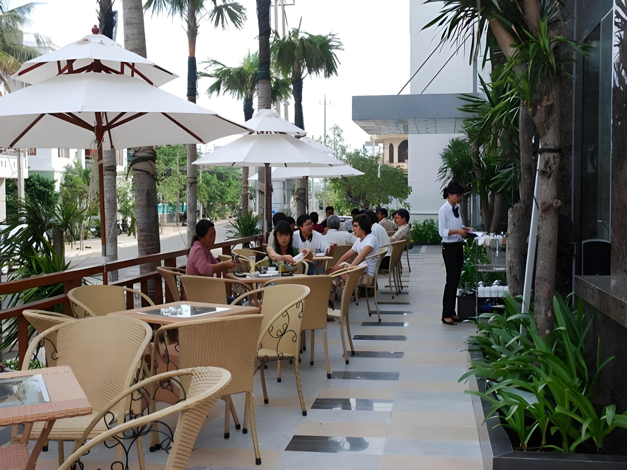 restaurant cafeteria