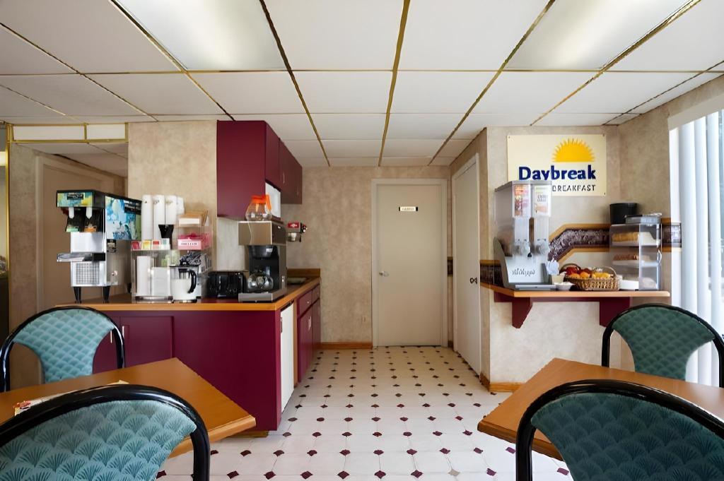 restaurant cafeteria