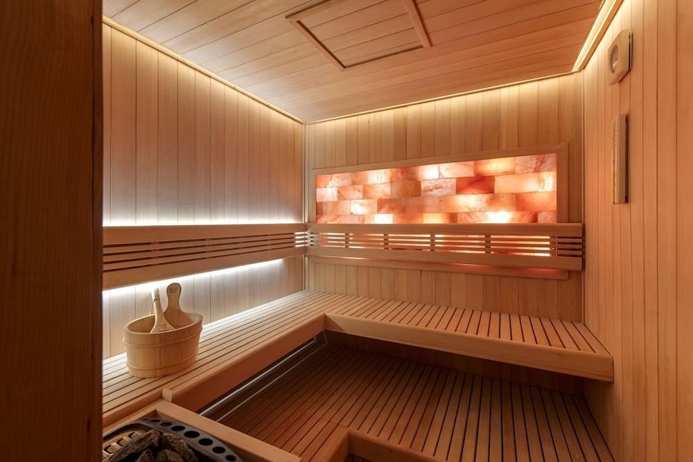 swimming pool spa