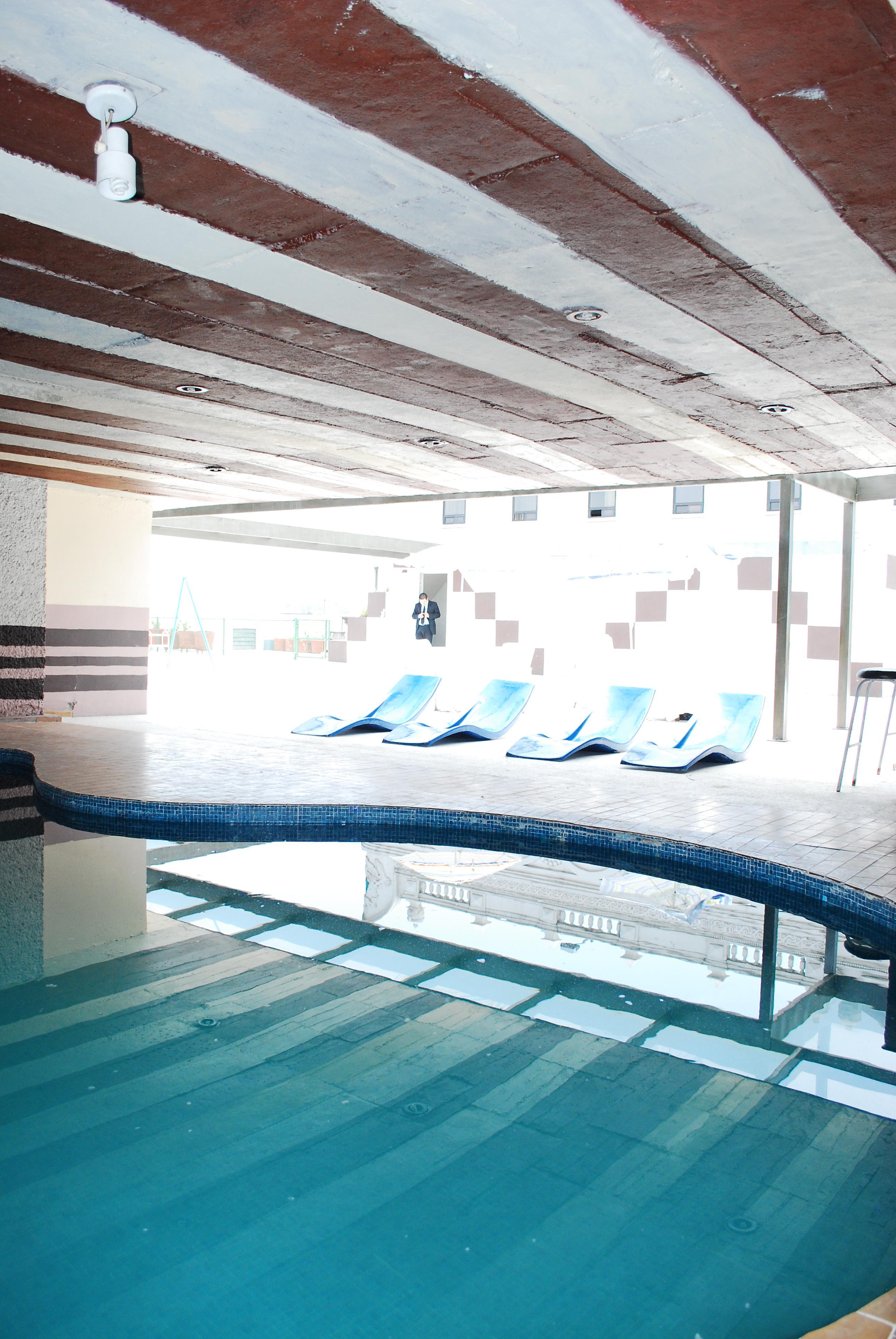 swimming pool spa