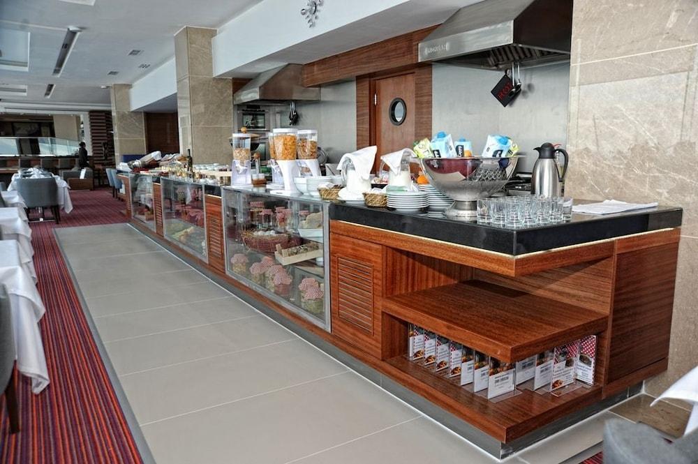 restaurant-cafeteria