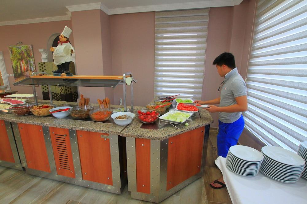 restaurant cafeteria