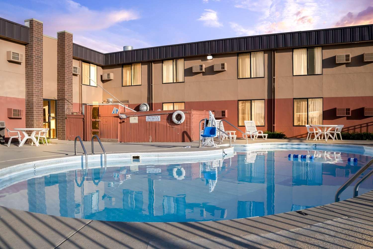 swimming pool spa
