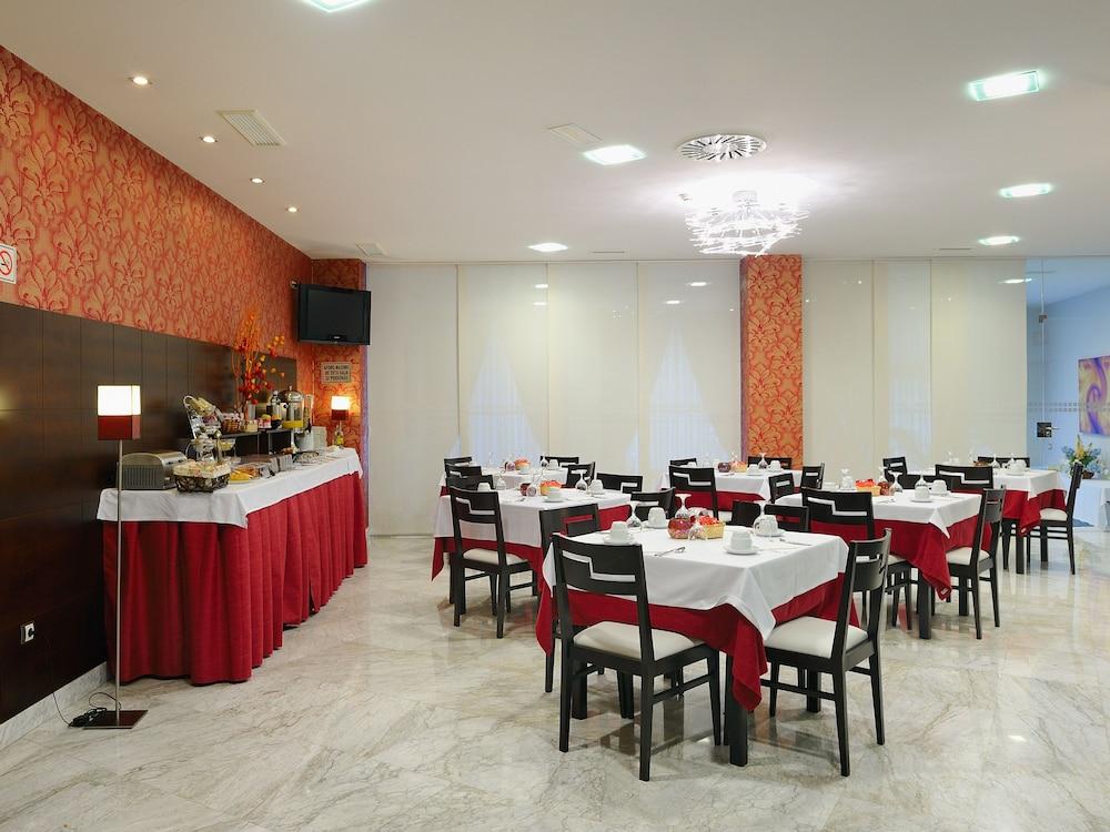 restaurant cafeteria