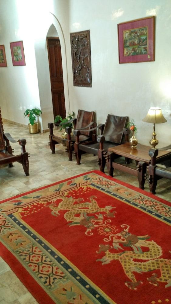 lounge