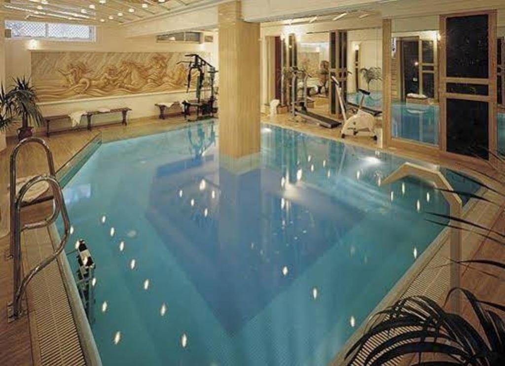 swimming pool spa