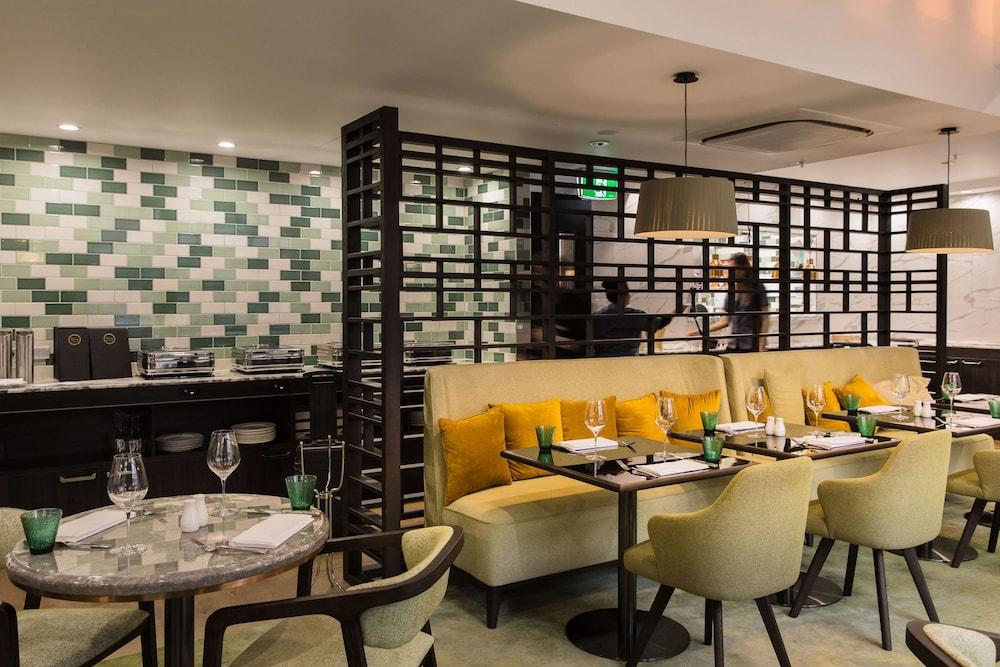 restaurant cafeteria