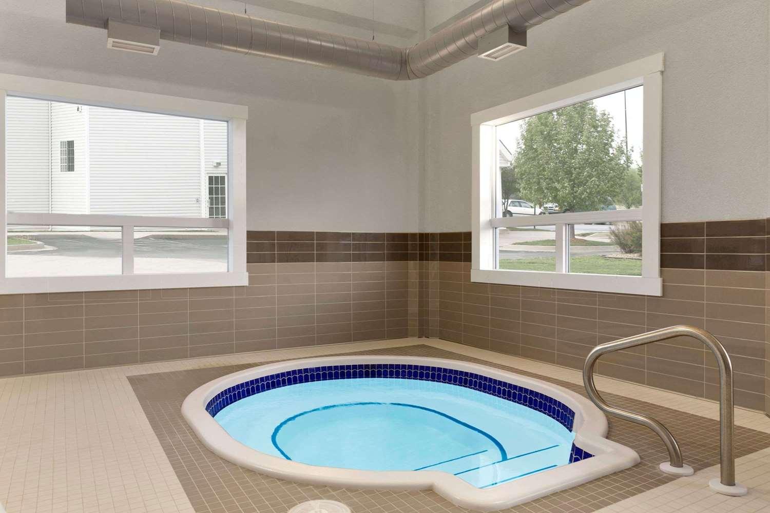 swimming pool spa