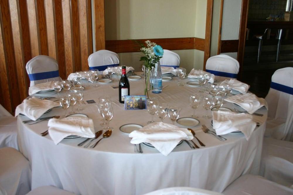 restaurant-cafeteria