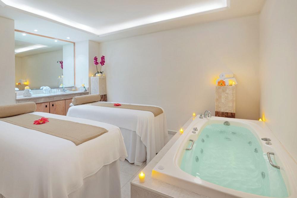 swimming pool spa