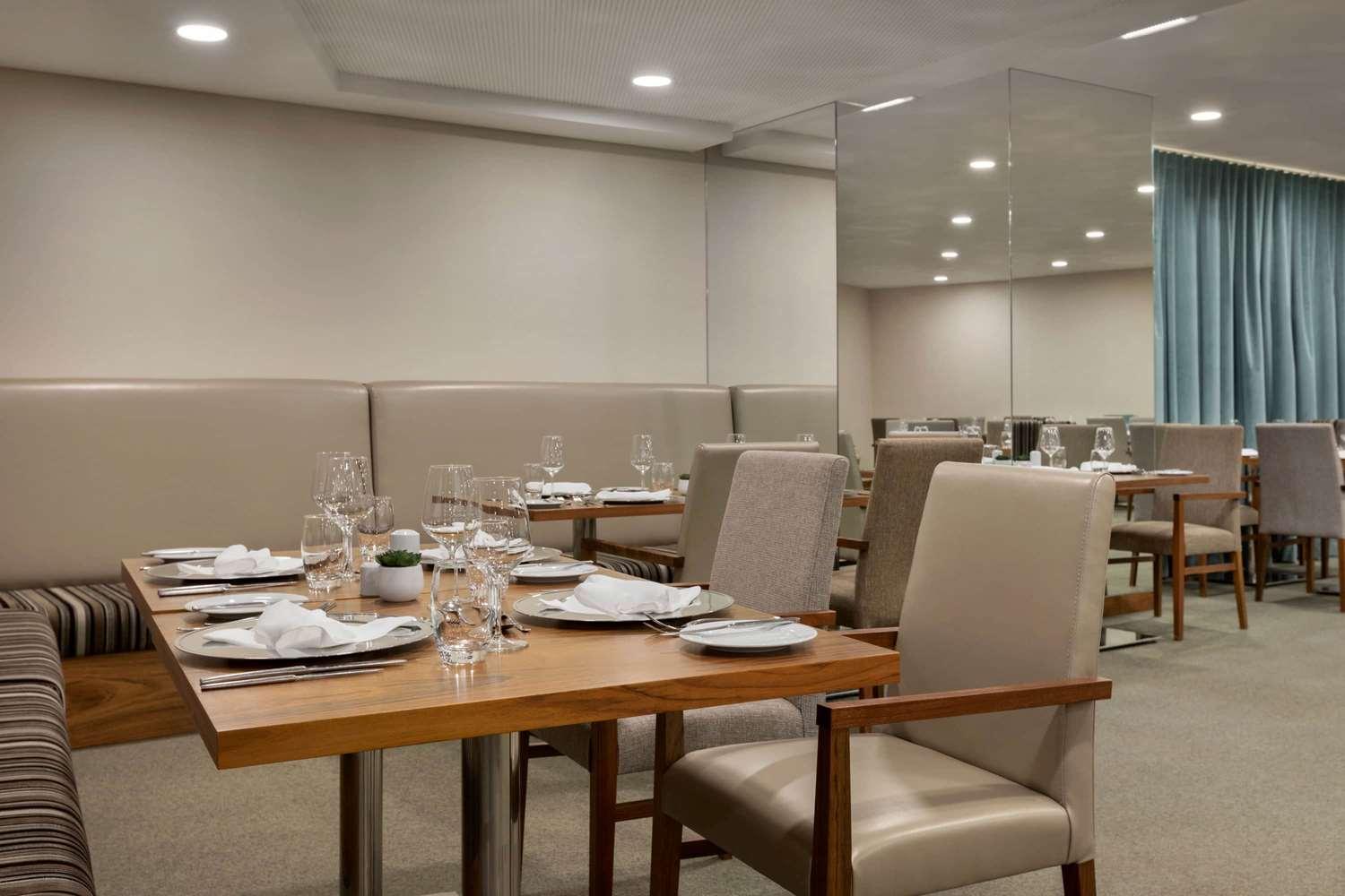 restaurant cafeteria