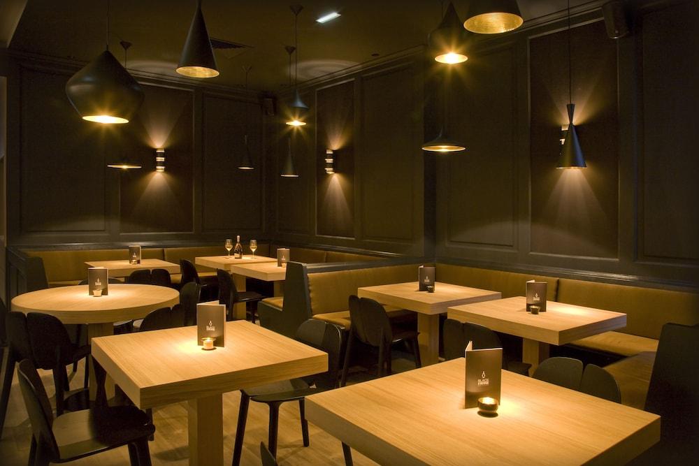 restaurant cafeteria
