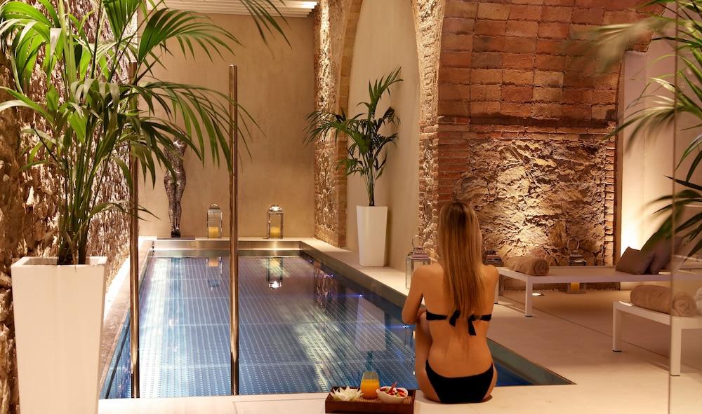 swimming pool spa