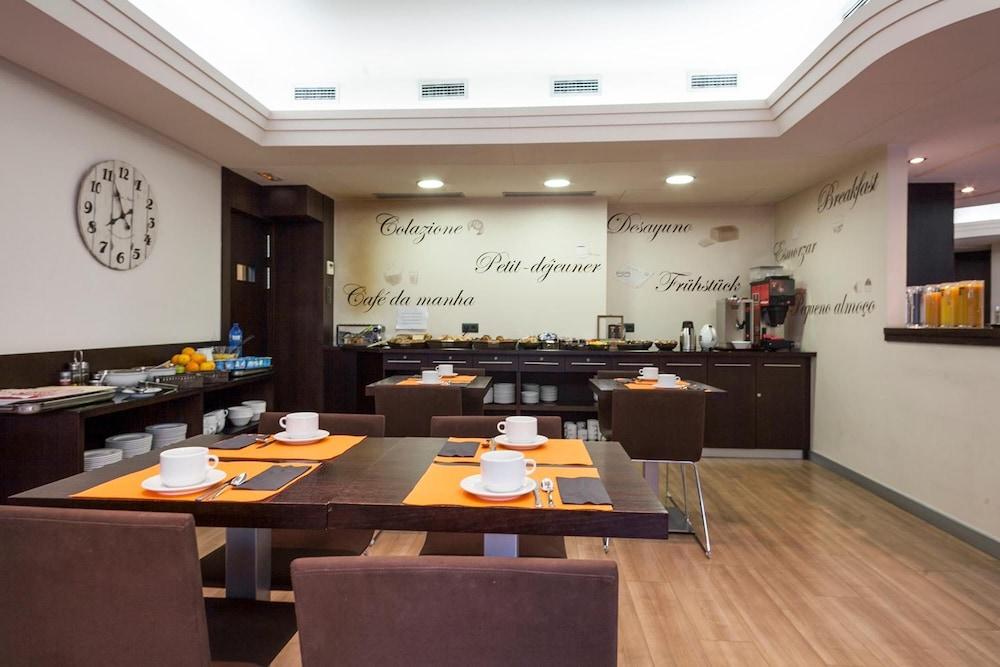 restaurant-cafeteria