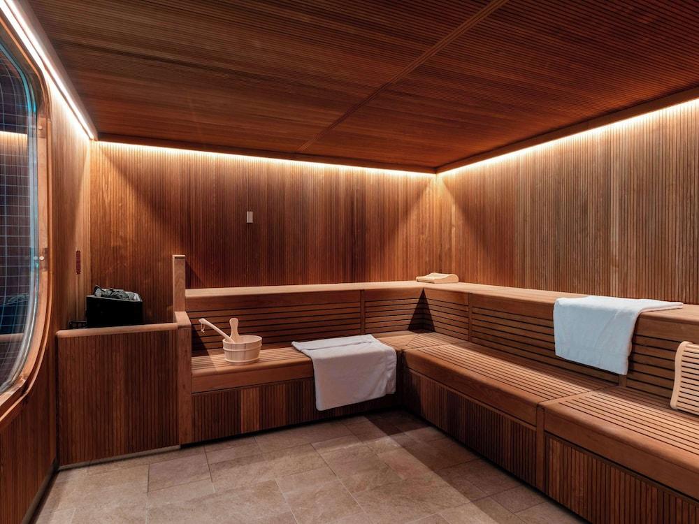 swimming pool spa