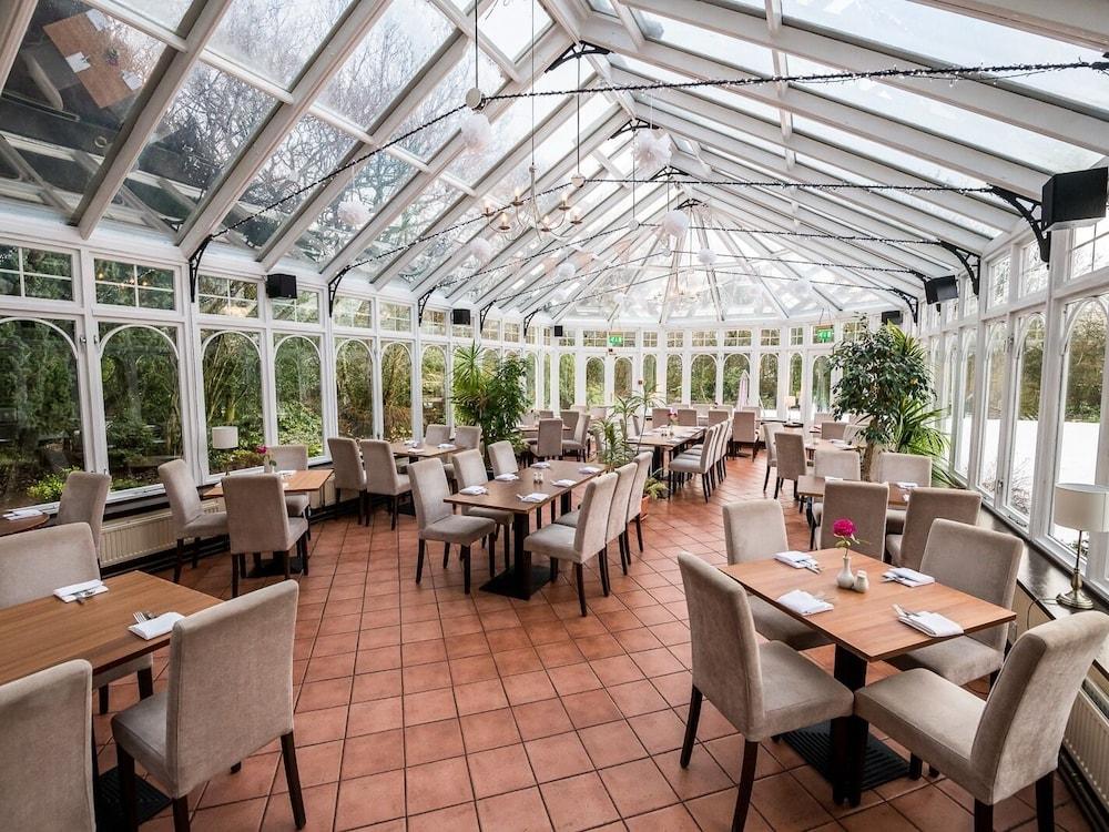 restaurant-cafeteria