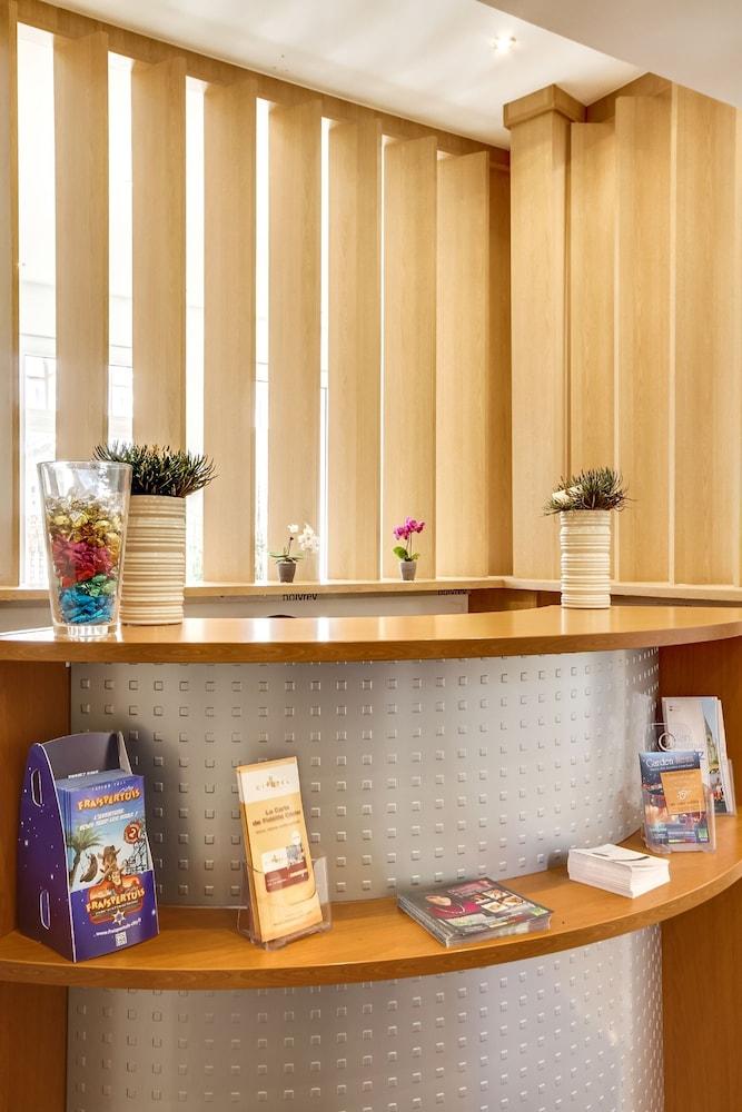 lobby