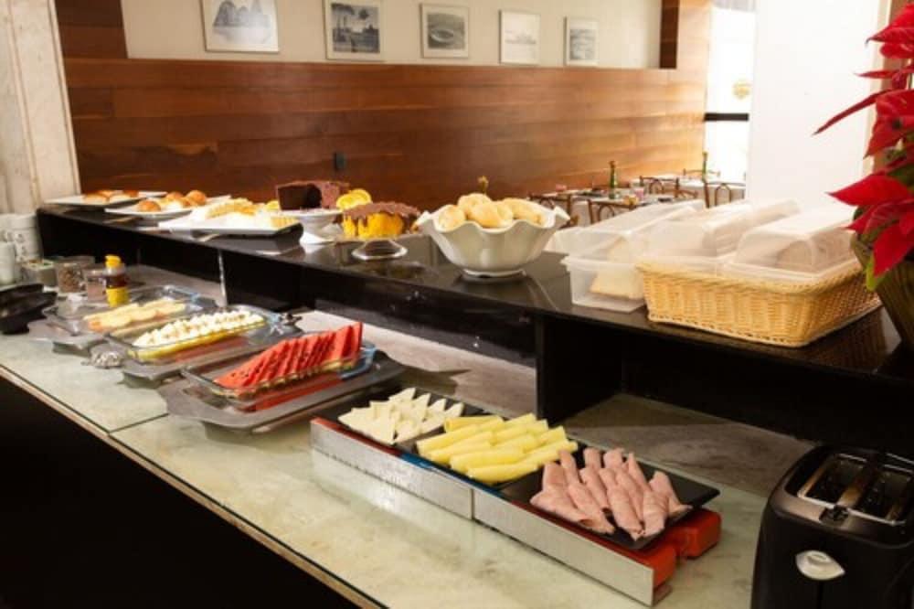 restaurant-cafeteria