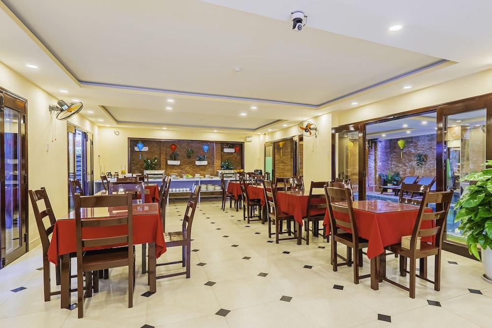 restaurant cafeteria