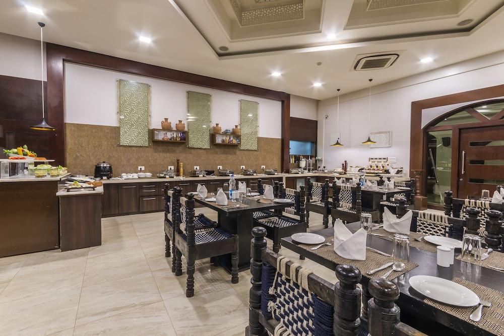restaurant cafeteria
