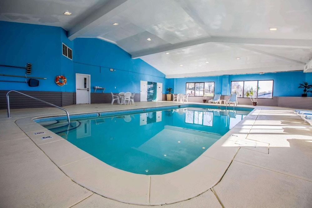 swimming pool spa