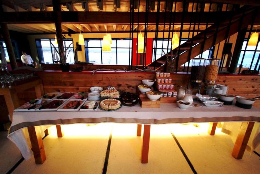 restaurant-cafeteria