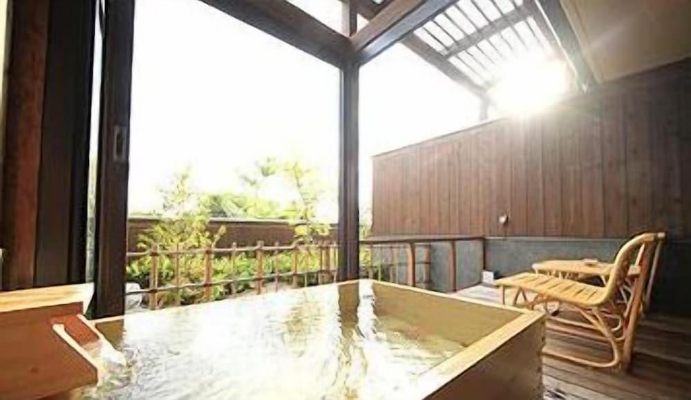 swimming pool spa