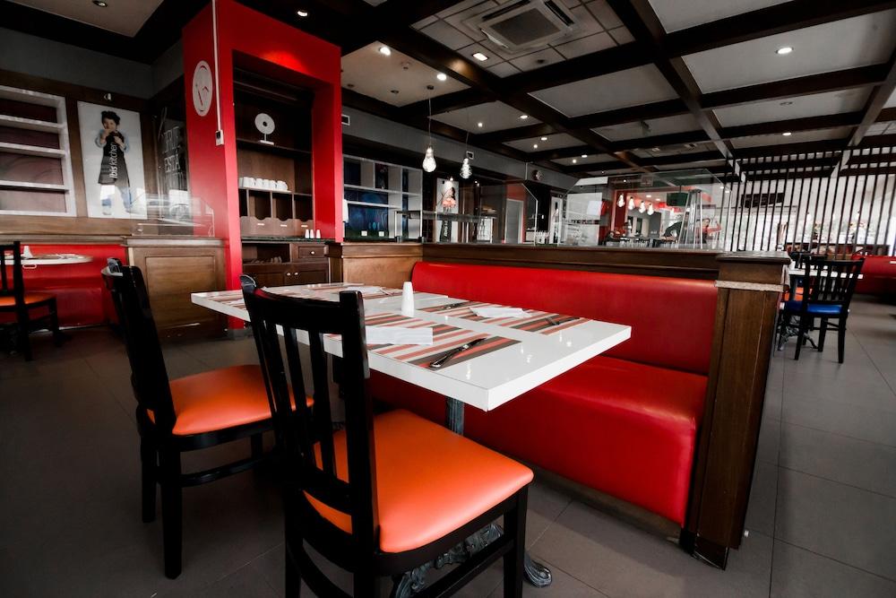 restaurant cafeteria
